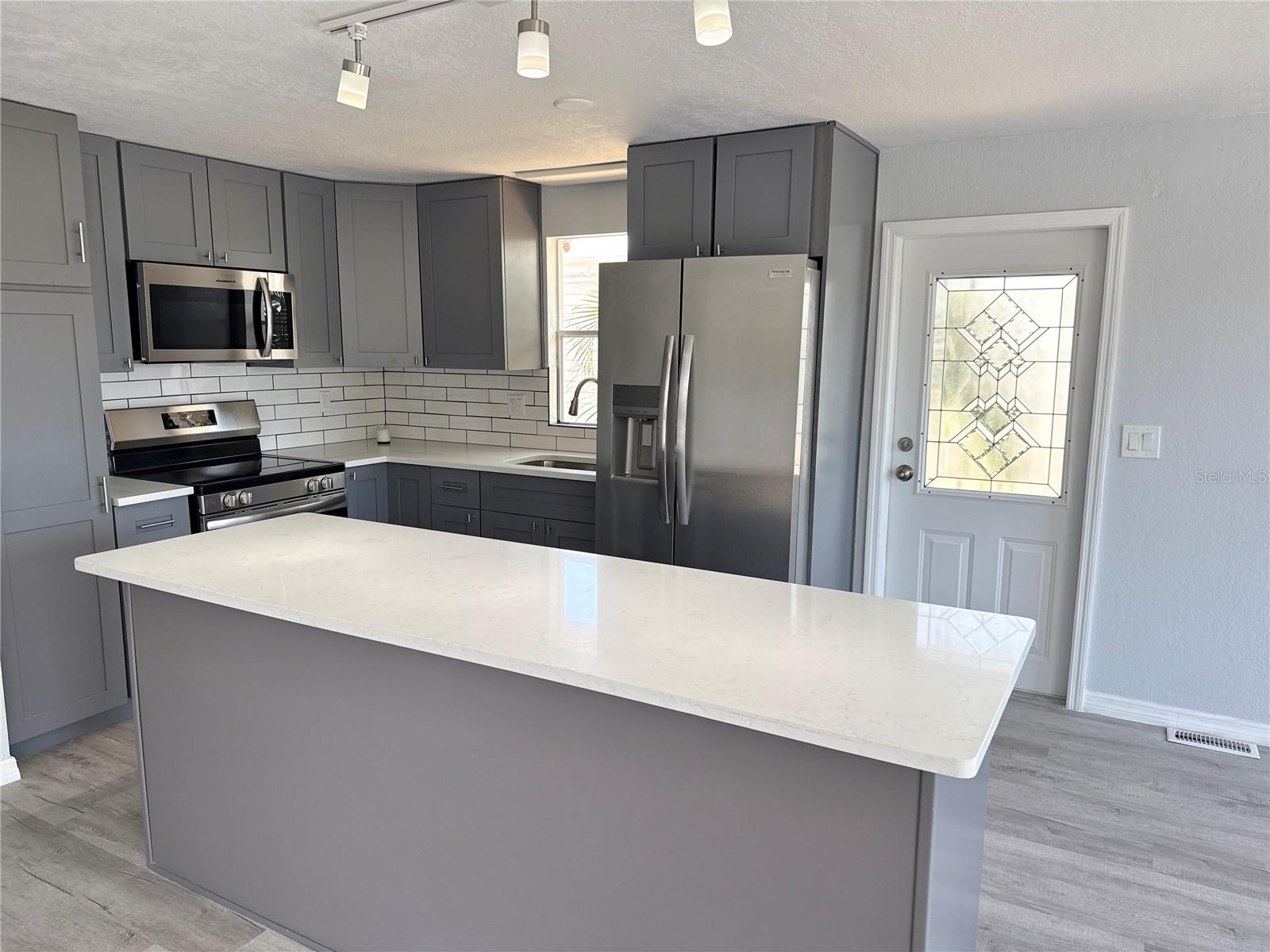 460 MOUNT OAK AVENUE NE 745