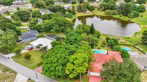 A home in WINTER HAVEN