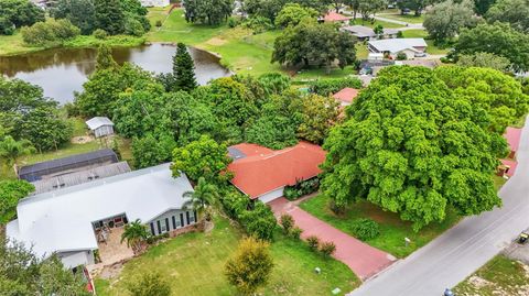 A home in WINTER HAVEN