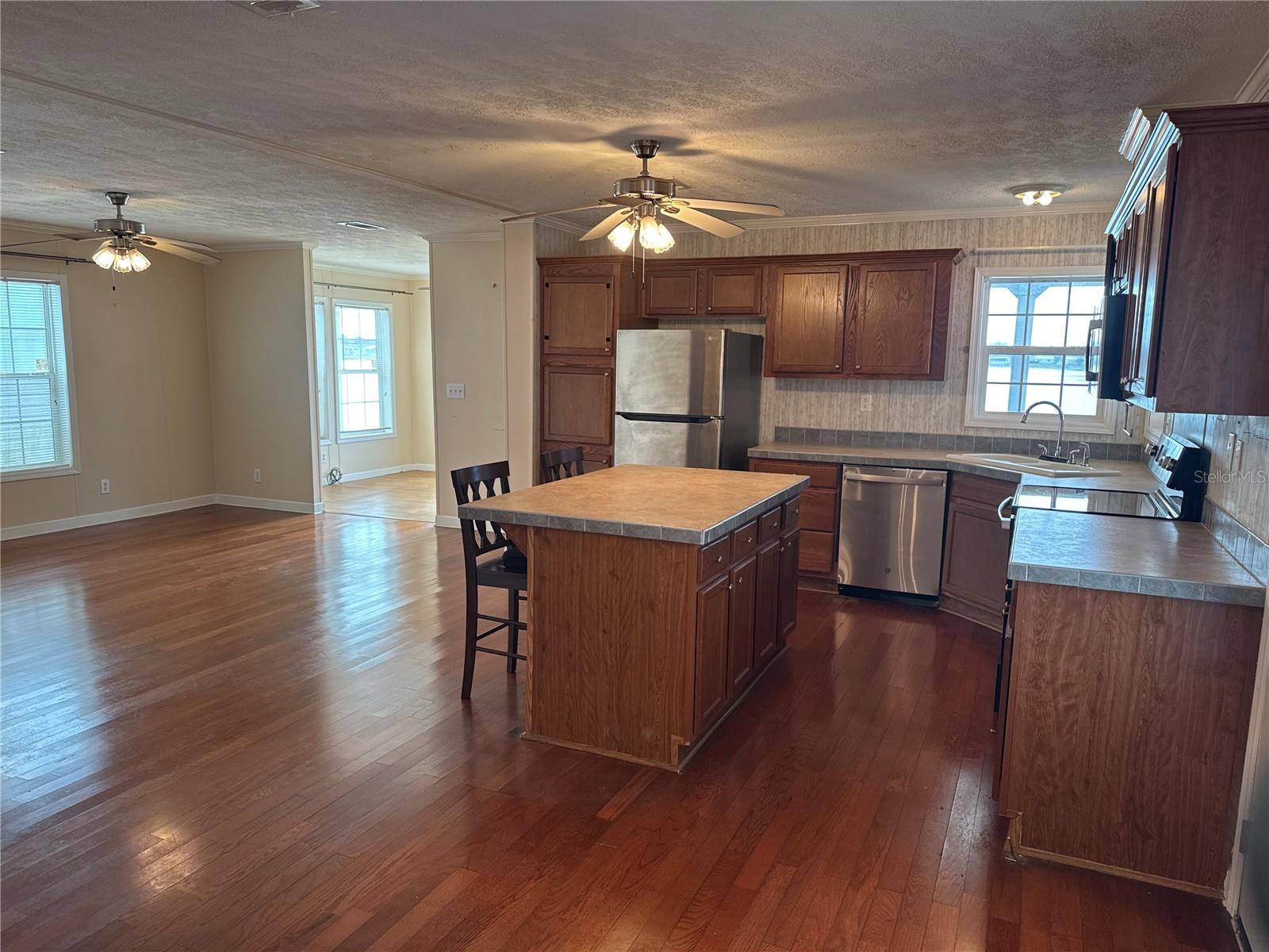 8536 FANTASIA PARK WAY