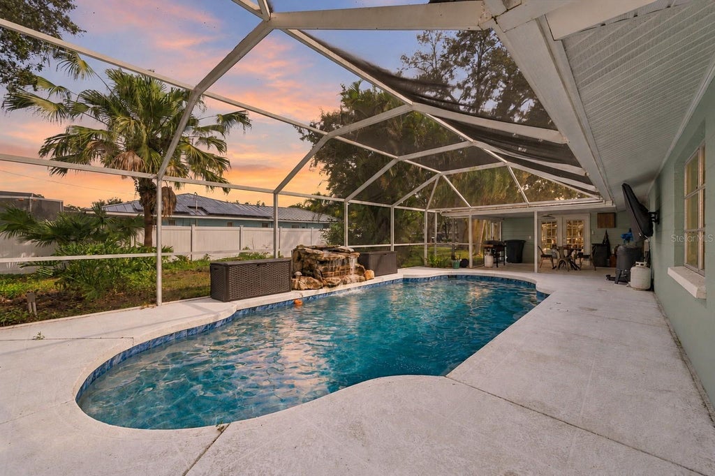 Photo of 5105 W Country Club Drive, Sarasota, FL 34243 (MLS # TB8559294)