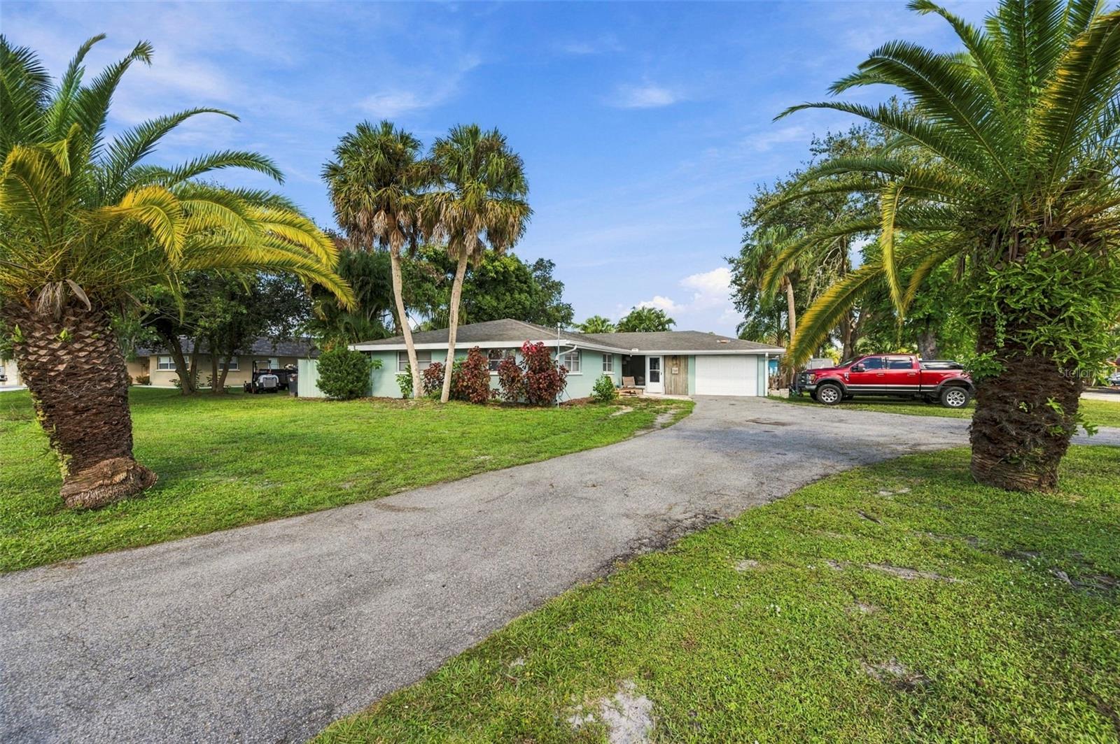 5105 W COUNTRY CLUB DRIVE