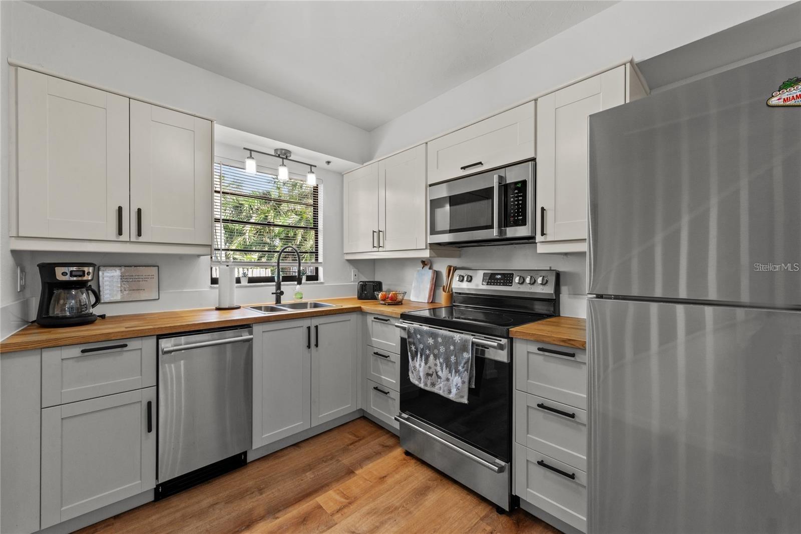 WHISPERING PINES PH 2 - Residential