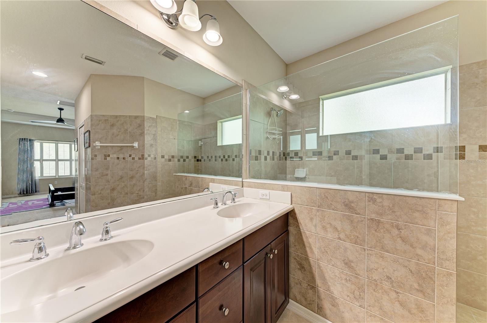WOODBROOK PH I - Residential Lease