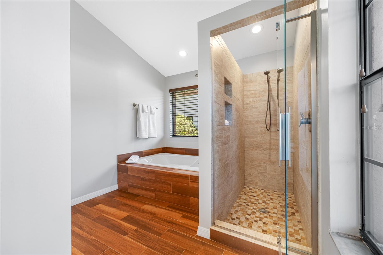 HUNTINGTON TRAILS PH 1 - Residential