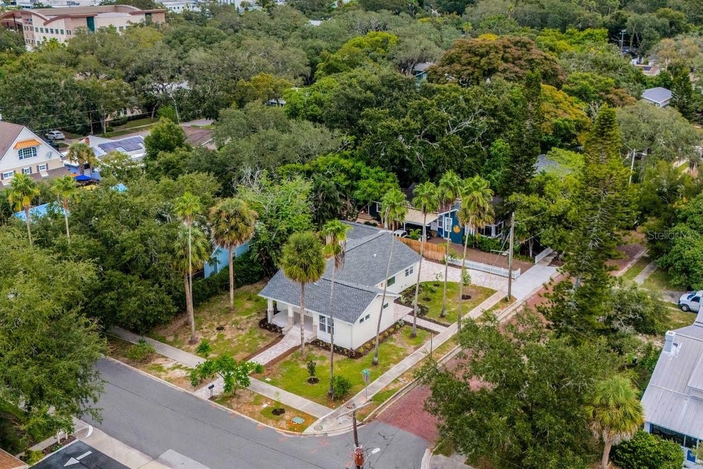 Photo of 635 Highland Avenue, Dunedin, FL 34698 (MLS # TB8553046)