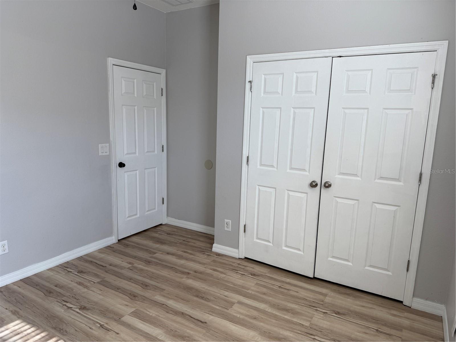 BARRINGTON ESTATES - Residential Lease