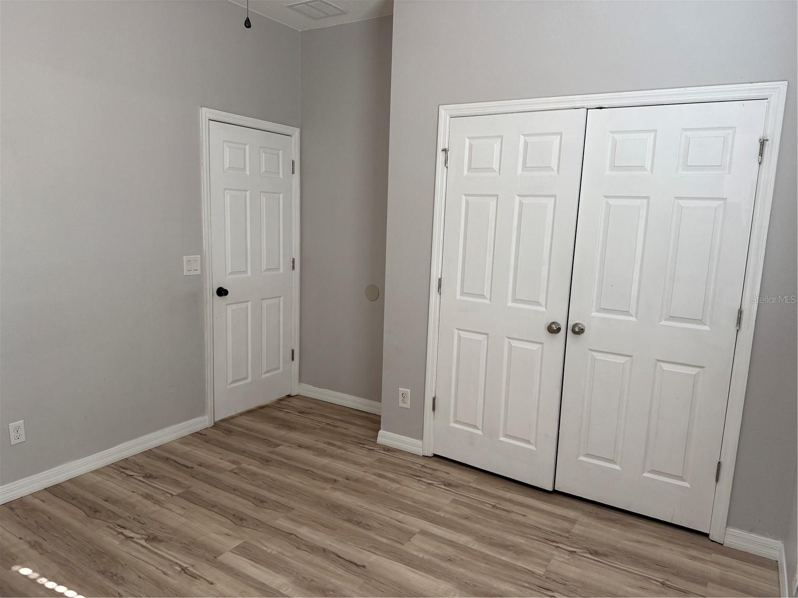 BARRINGTON ESTATES - Residential Lease