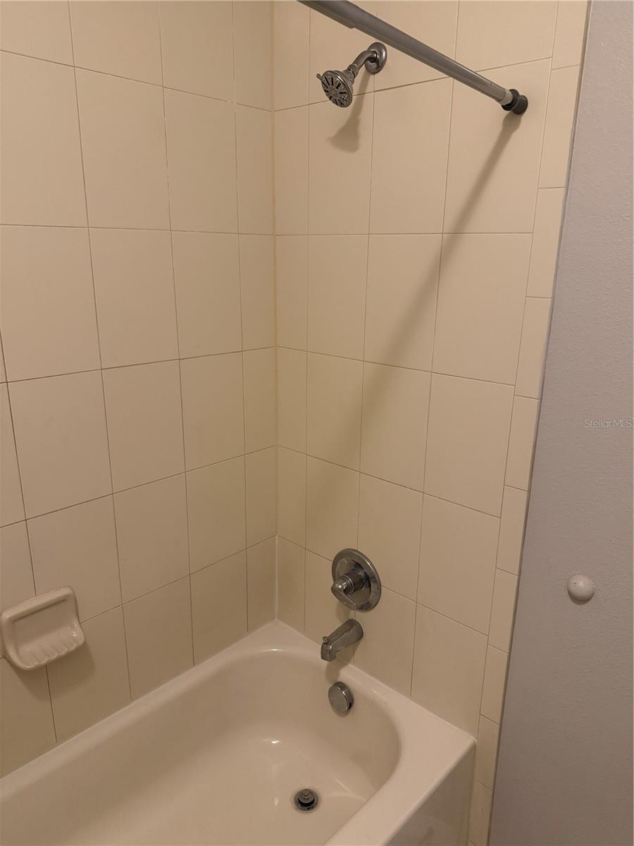 BARRINGTON ESTATES - Residential Lease