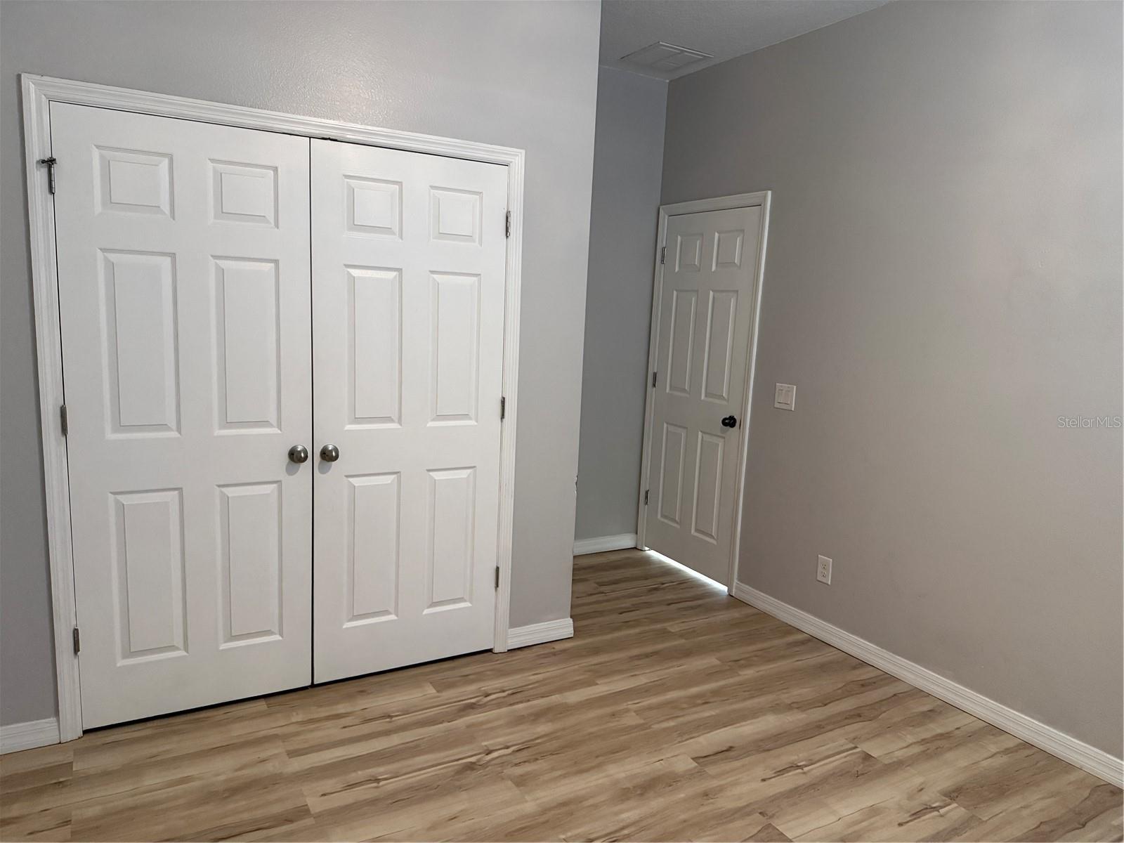 BARRINGTON ESTATES - Residential Lease