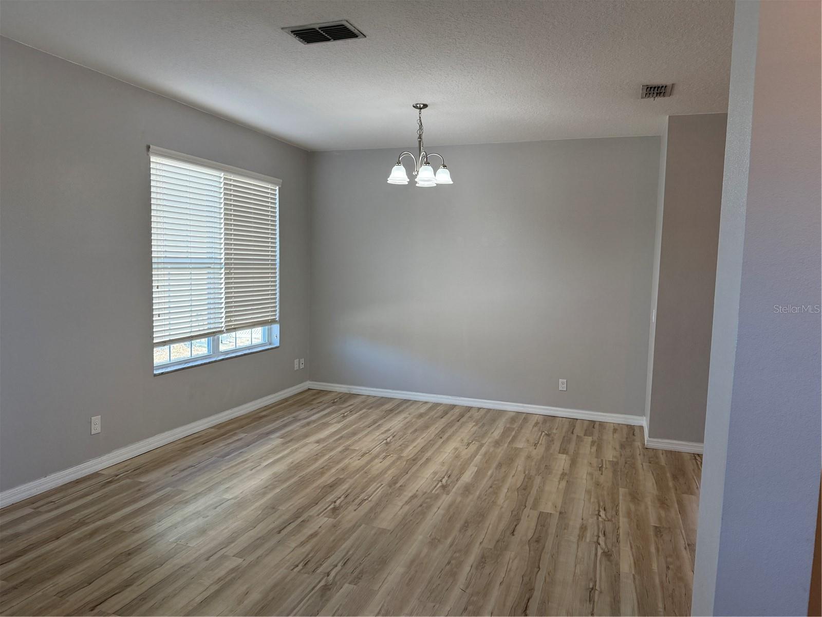 BARRINGTON ESTATES - Residential Lease