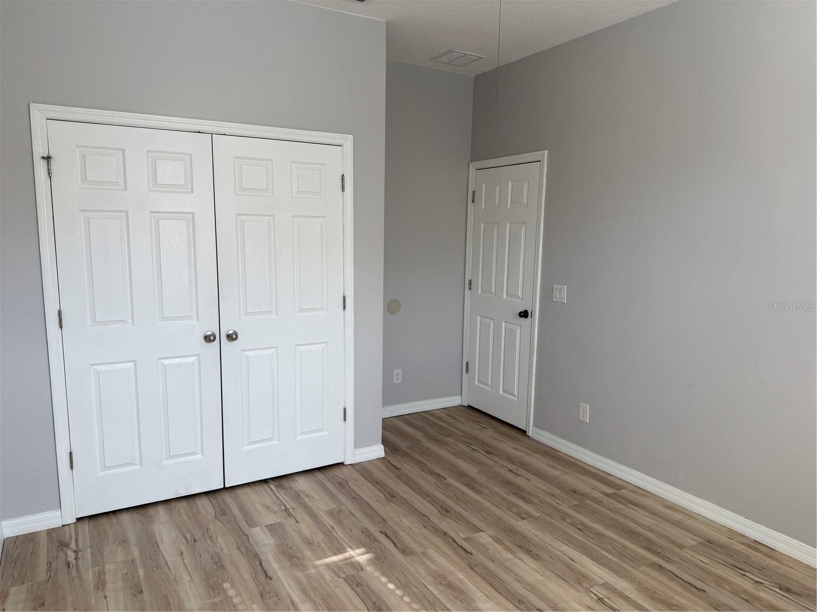 BARRINGTON ESTATES - Residential Lease