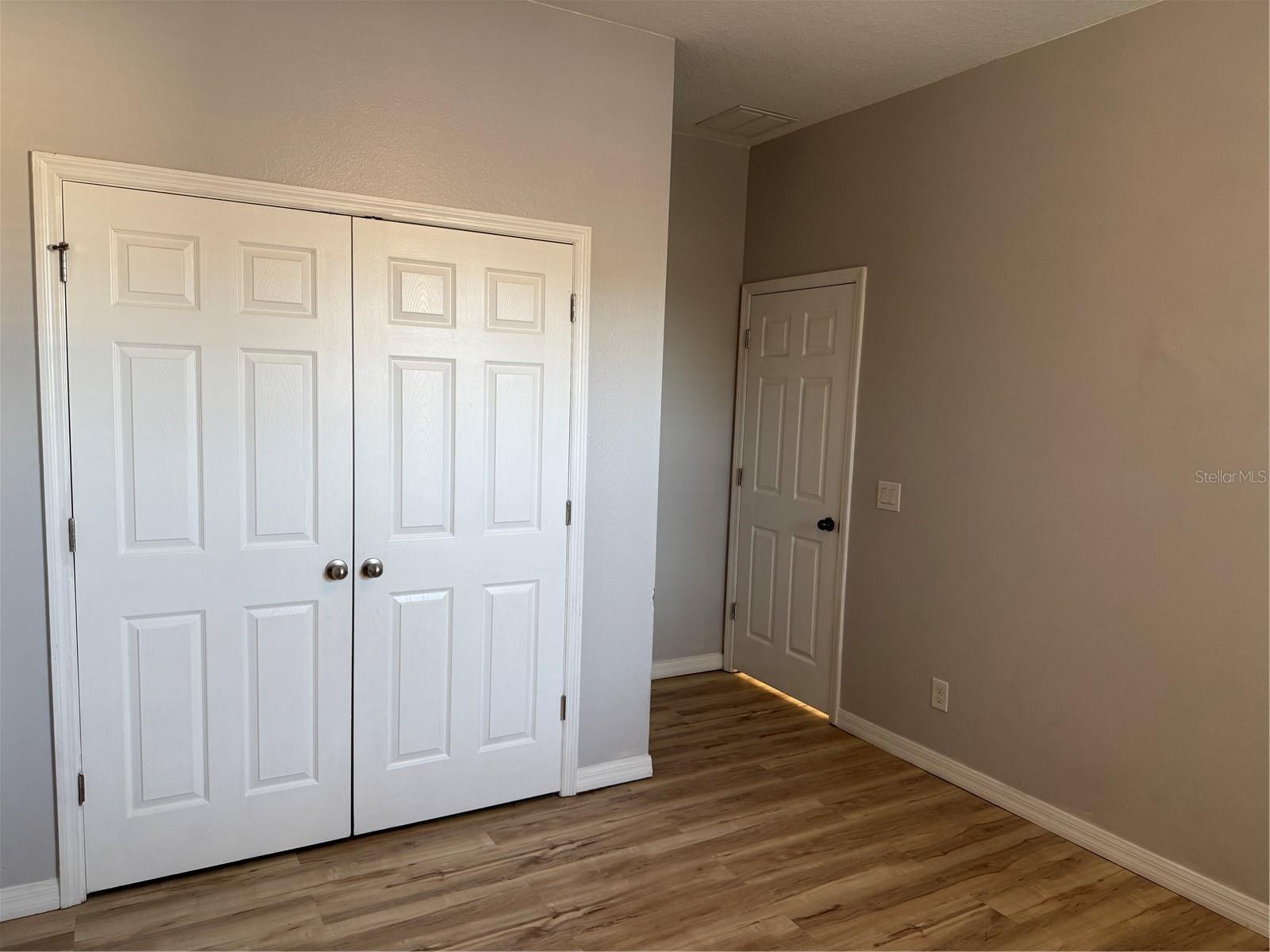 BARRINGTON ESTATES - Residential Lease