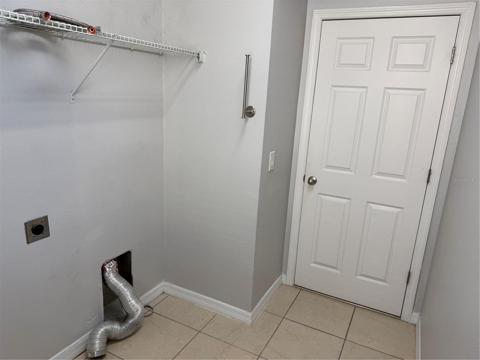 BARRINGTON ESTATES - Residential Lease