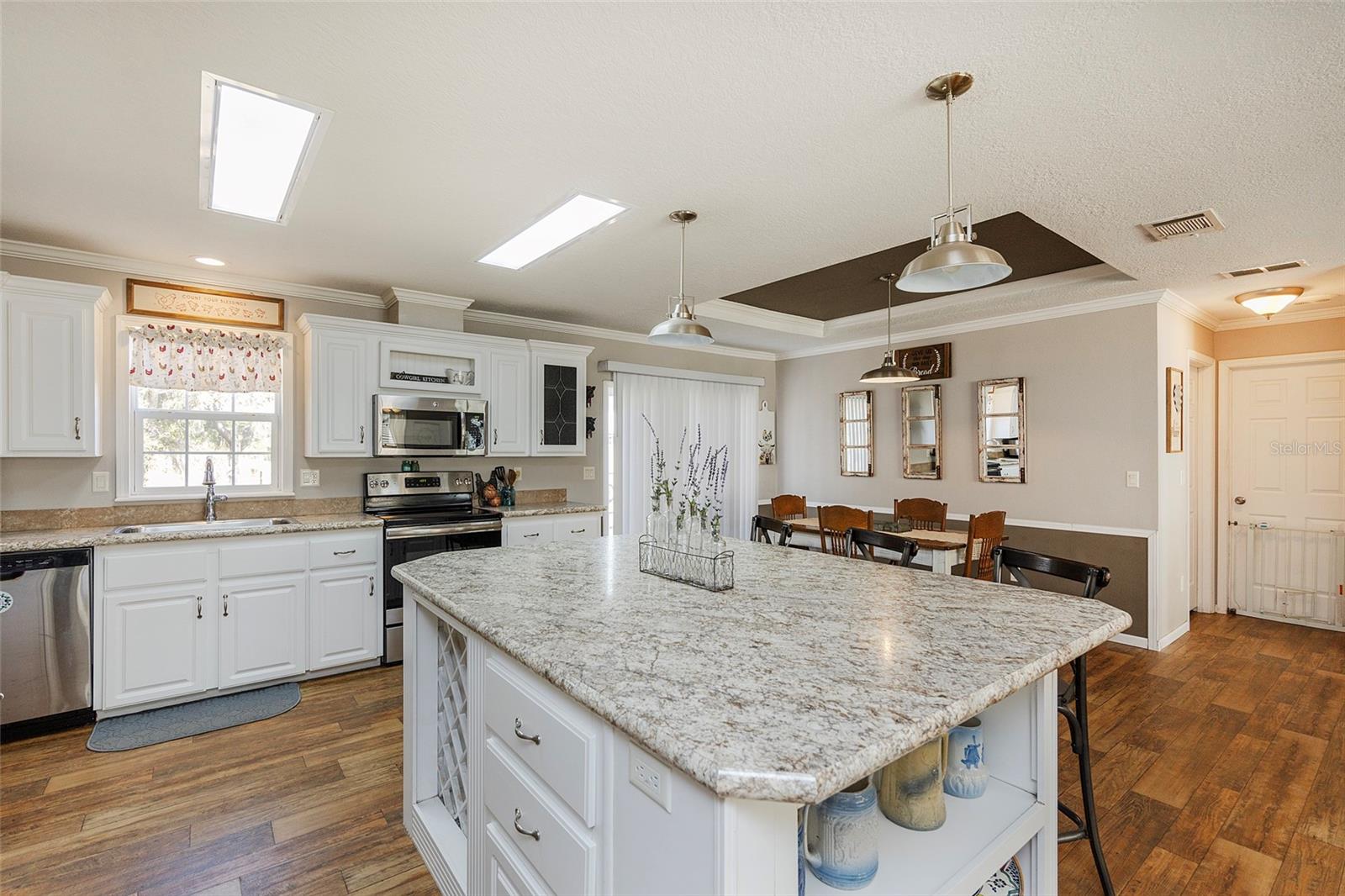 LAKE HELEN - Residential