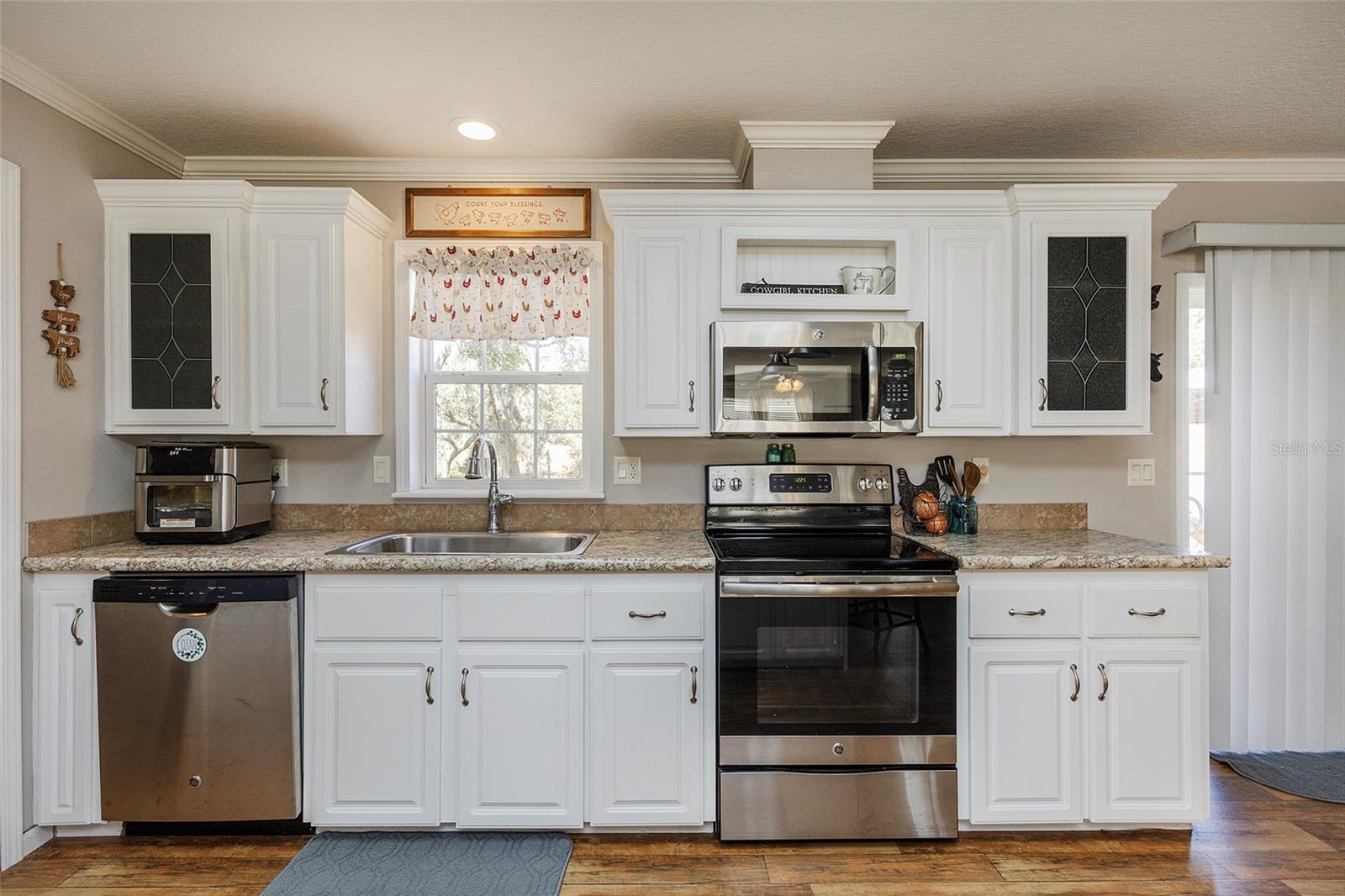 LAKE HELEN - Residential