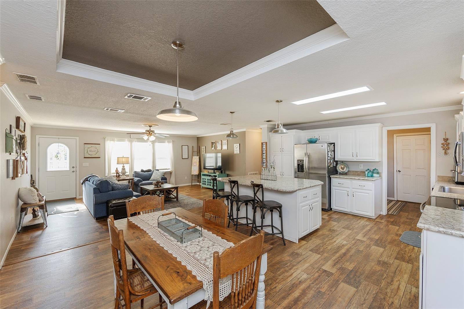 LAKE HELEN - Residential