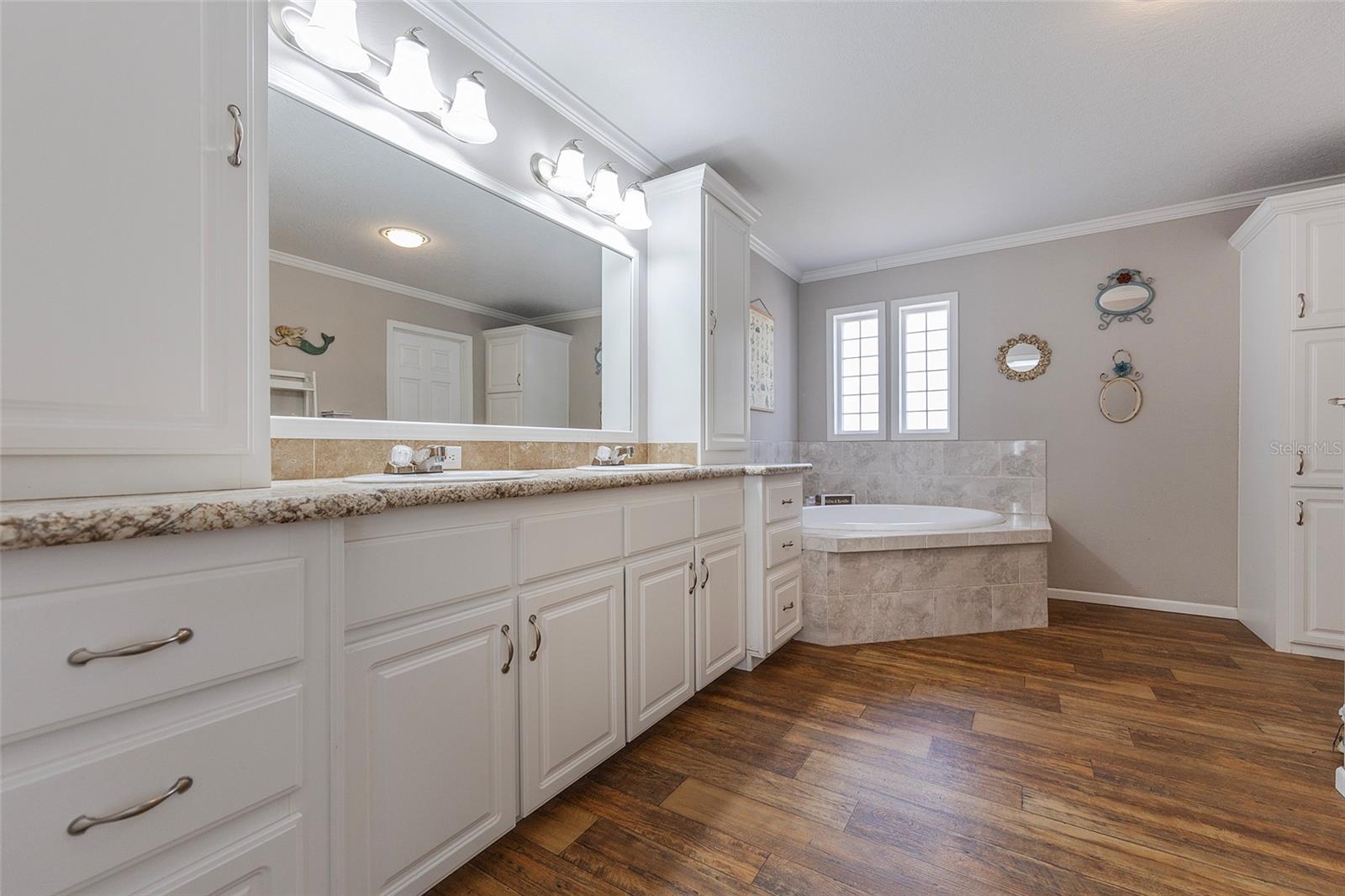 LAKE HELEN - Residential