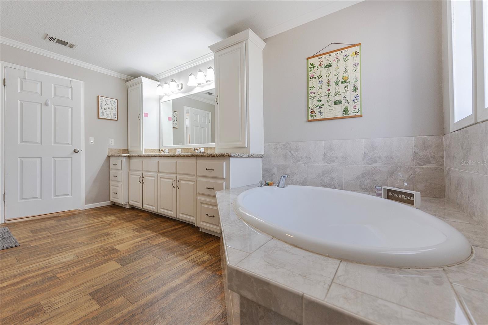 LAKE HELEN - Residential