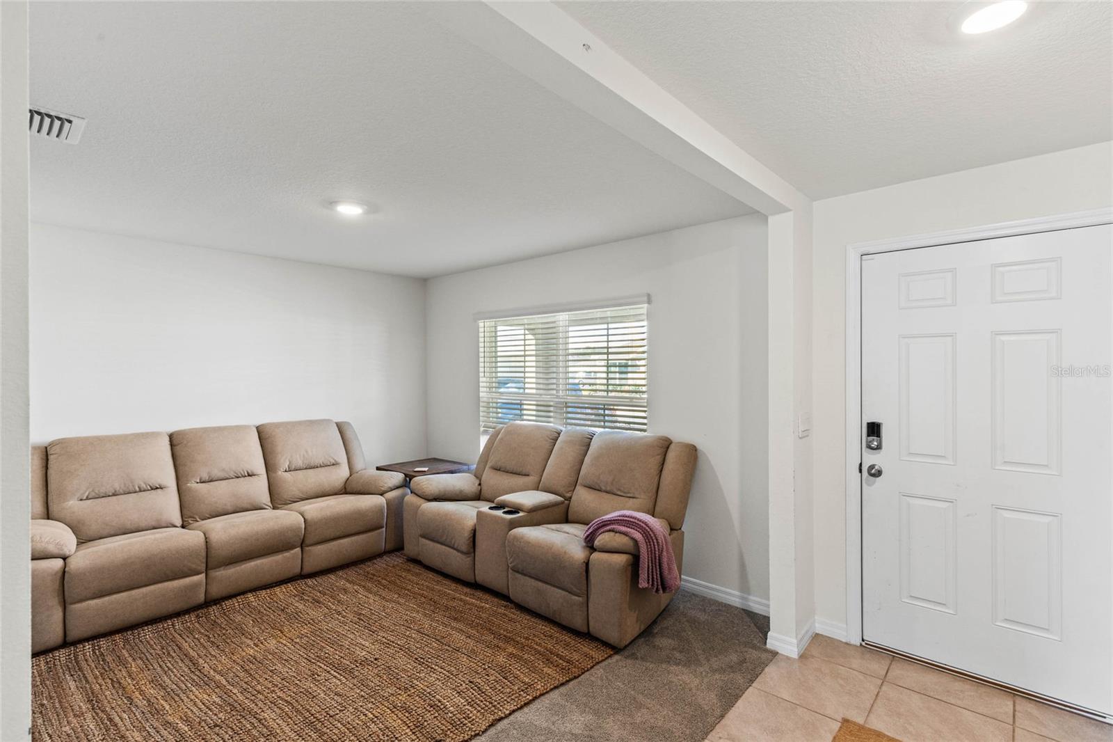 8511 TRIUMPH CIRCLE