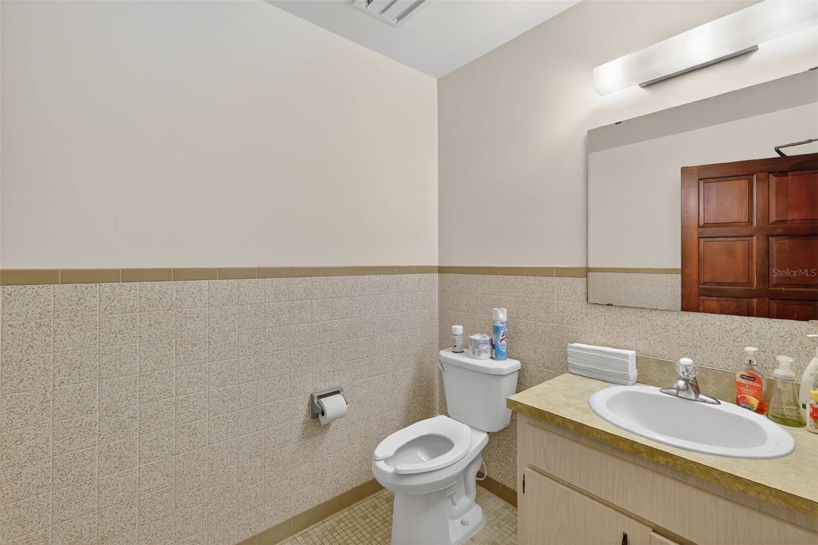 LEESBURG - Commercial Sale