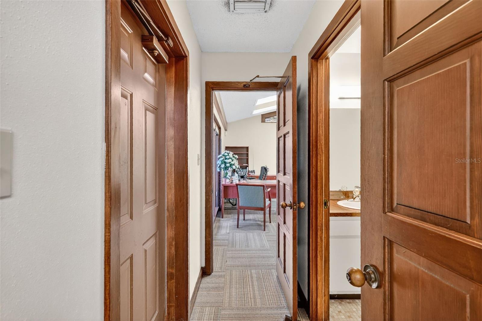 LEESBURG - Commercial Sale