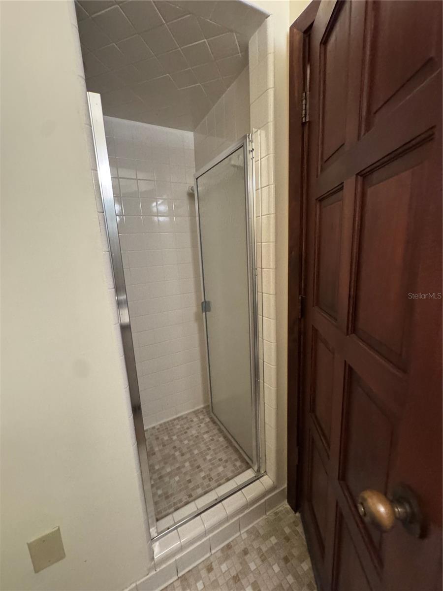 LEESBURG - Commercial Sale