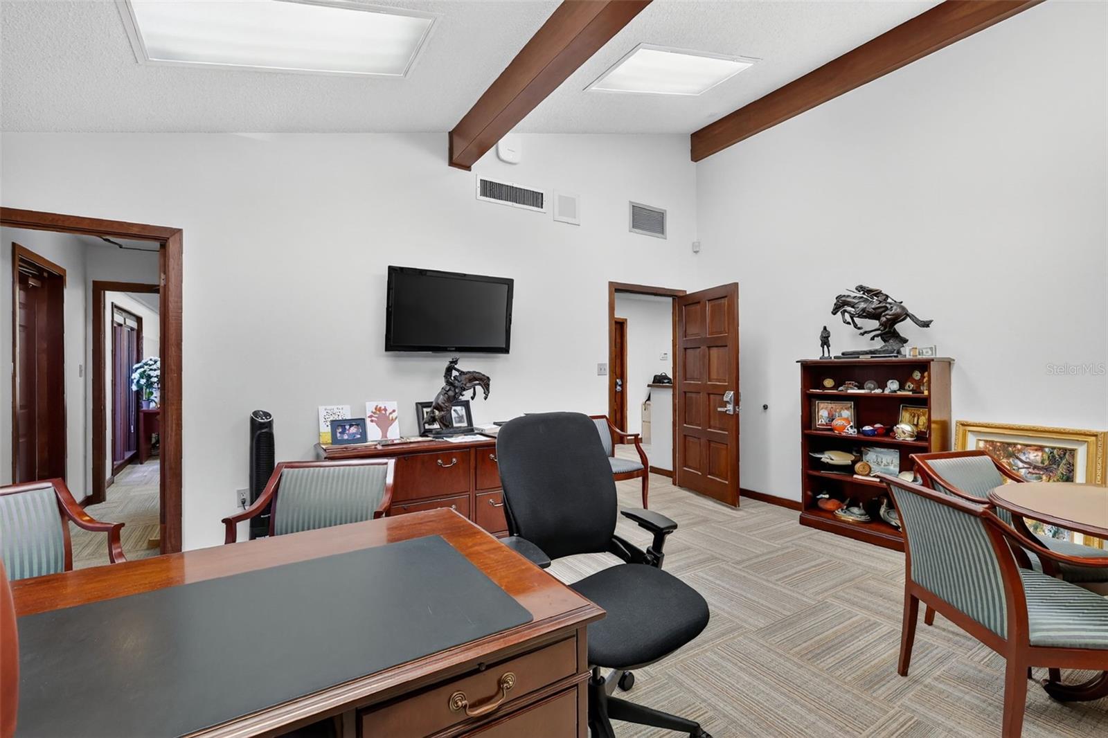 LEESBURG - Commercial Sale