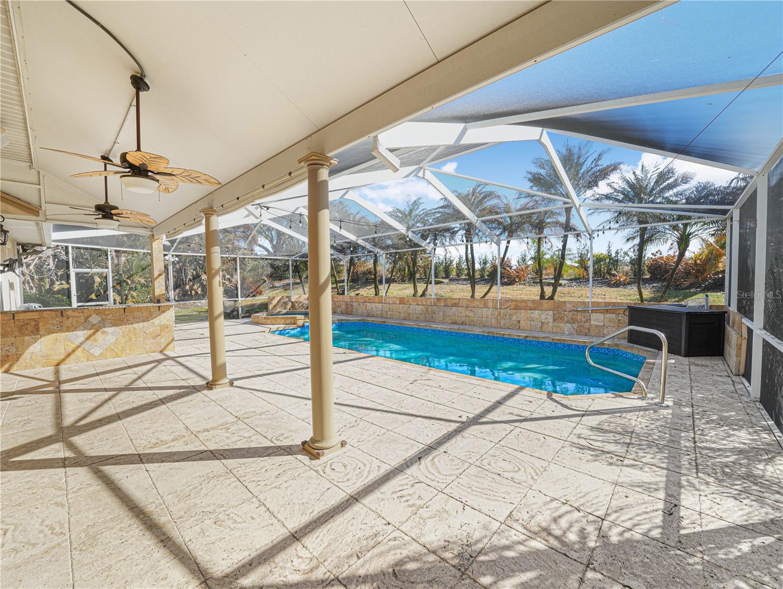 HERON CAY - Residential