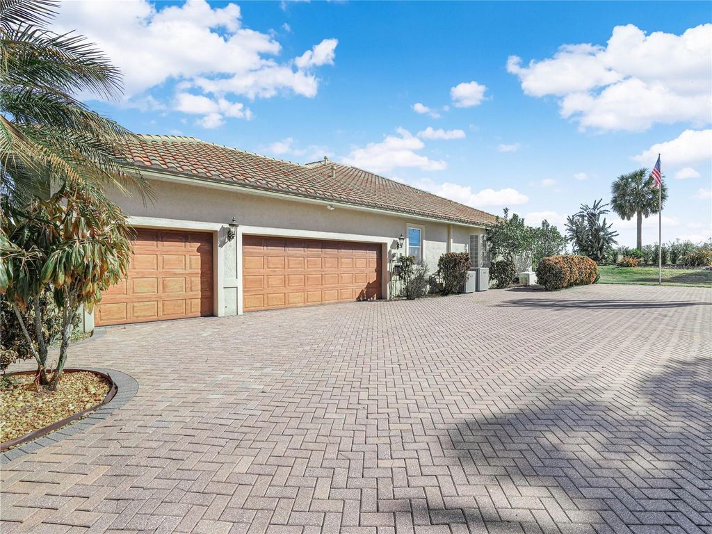 Photo of 3211 Heron Cove, Winter Haven, FL 33884 (MLS # O6381592)