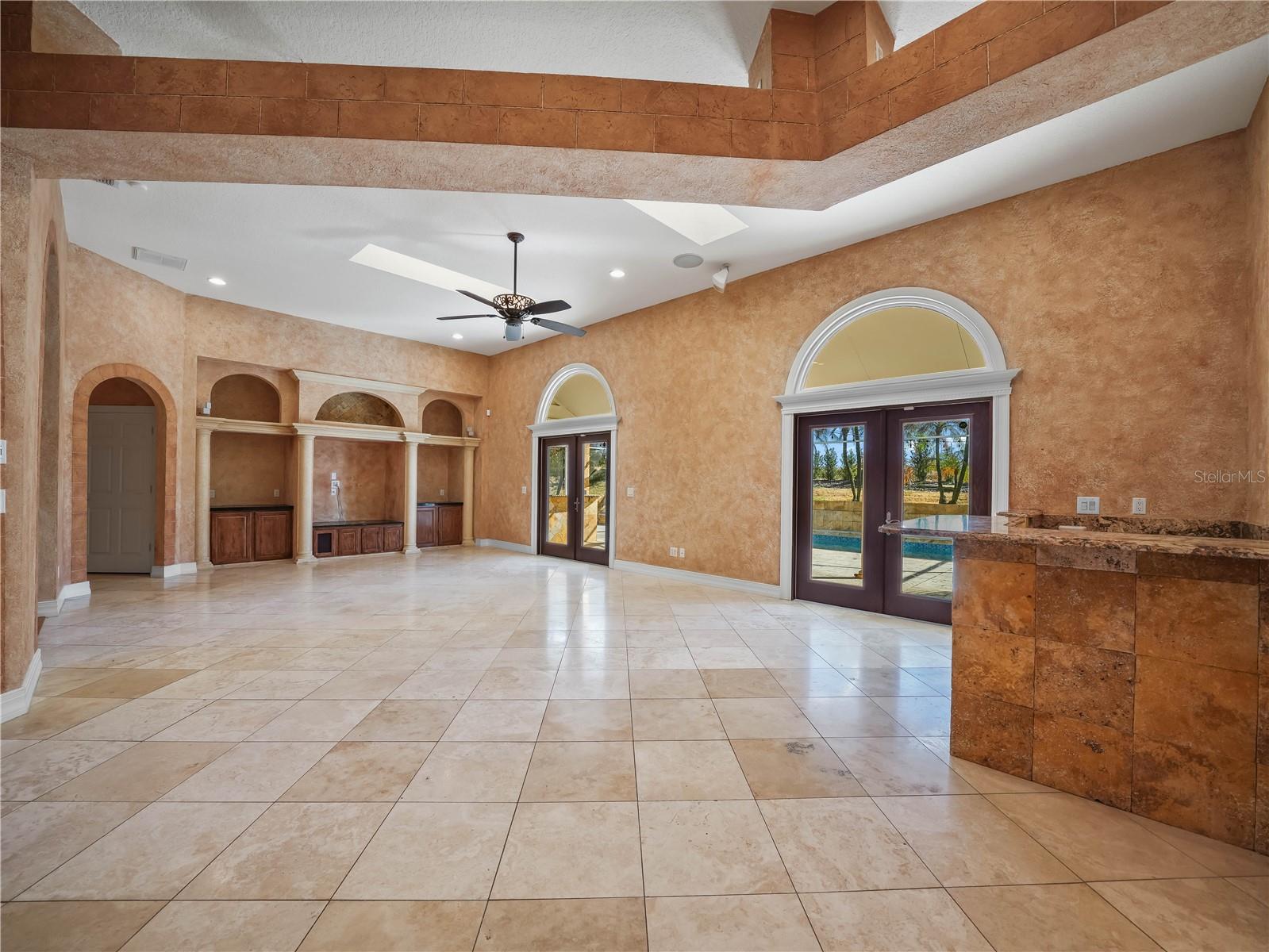 HERON CAY - Residential