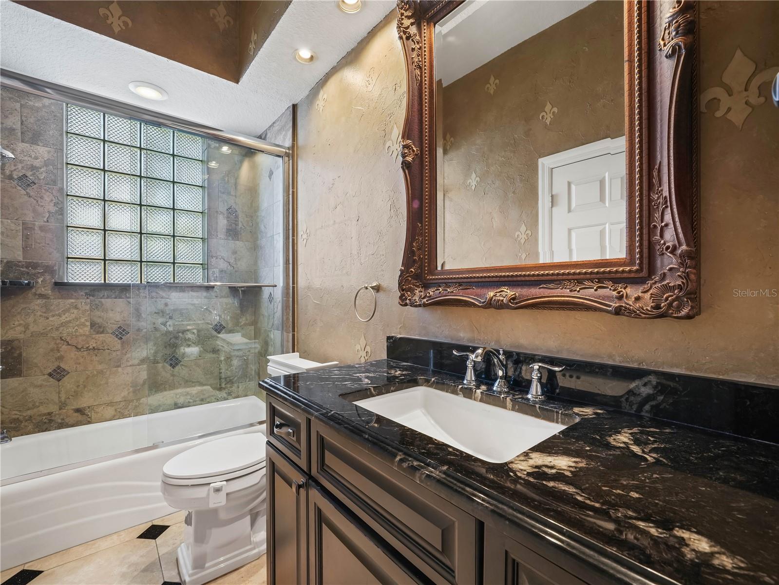 HERON CAY - Residential