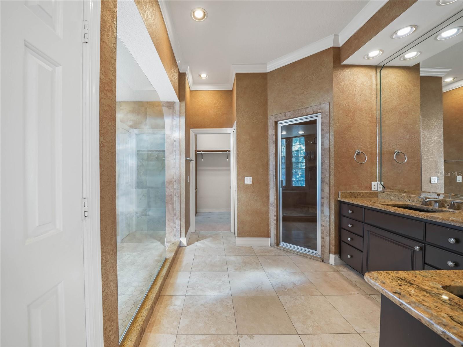 HERON CAY - Residential