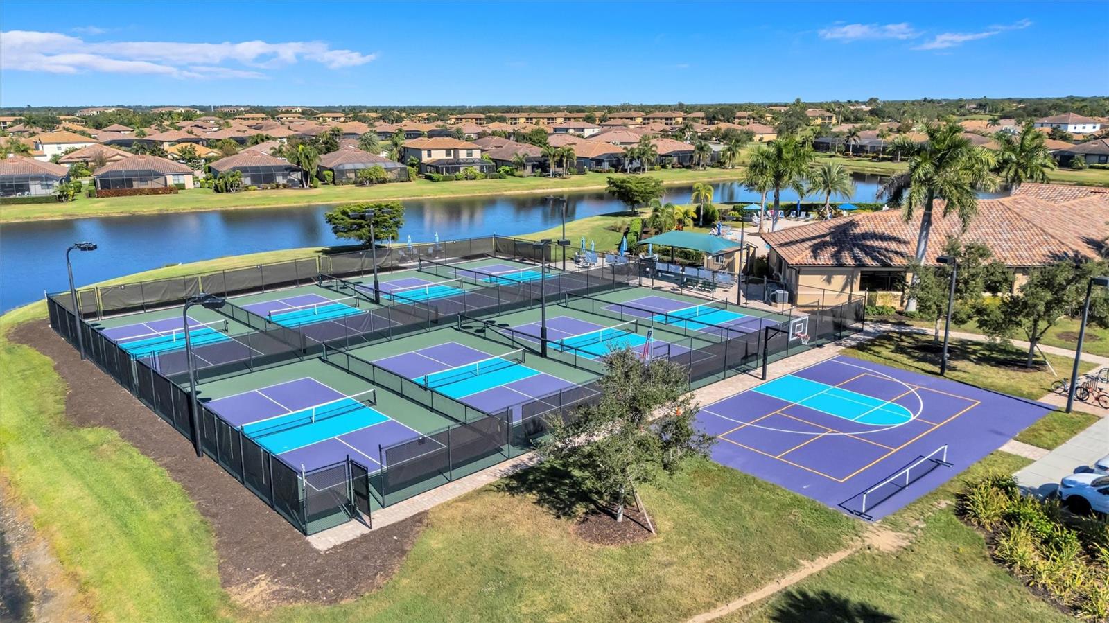 RIVER STRAND - Residential