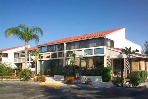 A home in LONGBOAT KEY