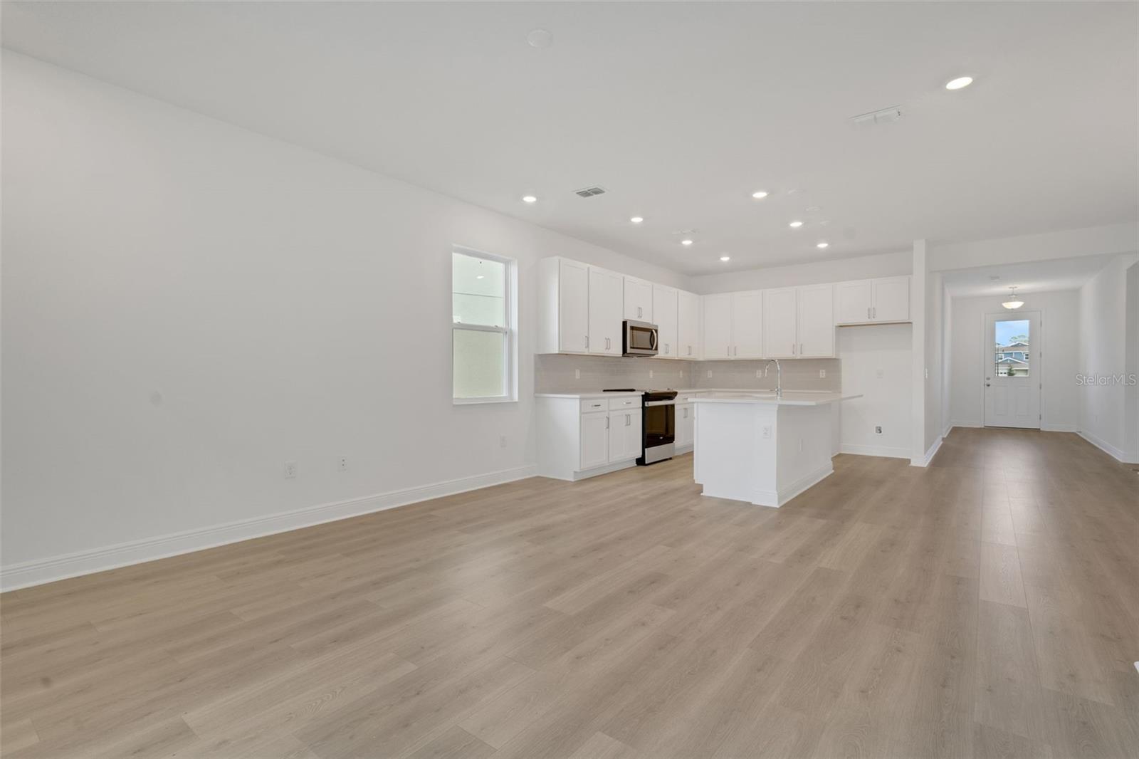 RESERVES AT HAMMOCK OAKS - Residential