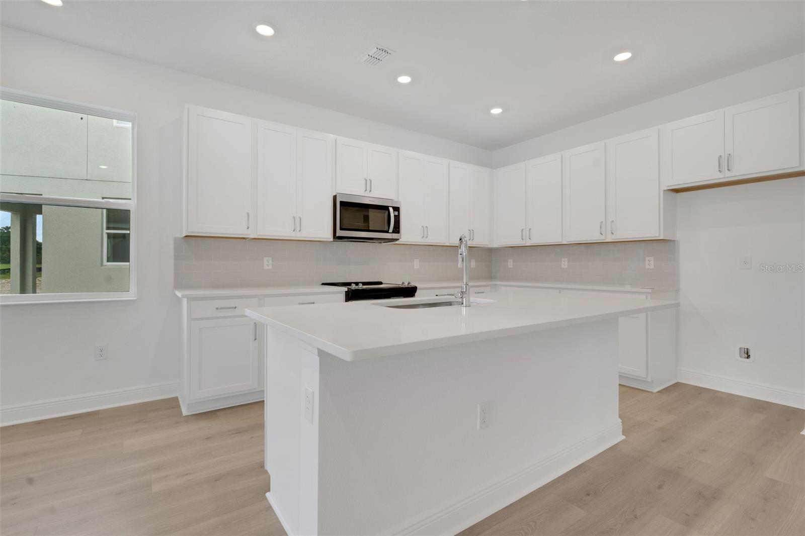 RESERVES AT HAMMOCK OAKS - Residential