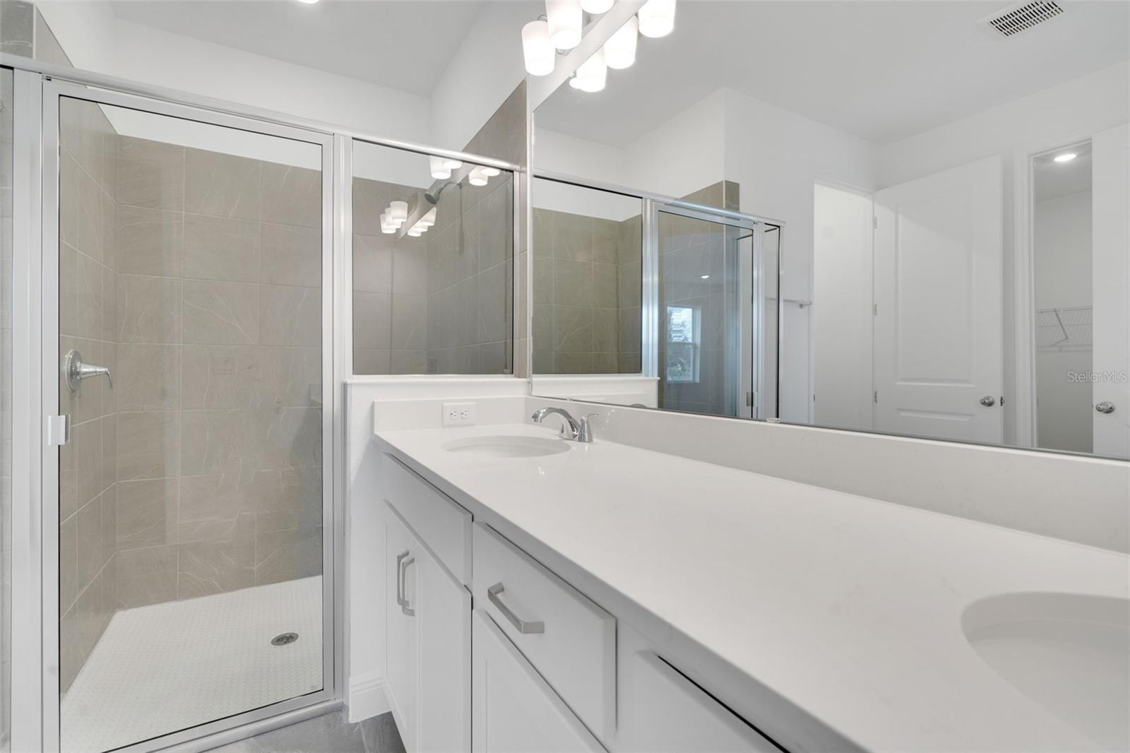 RESERVES AT HAMMOCK OAKS - Residential