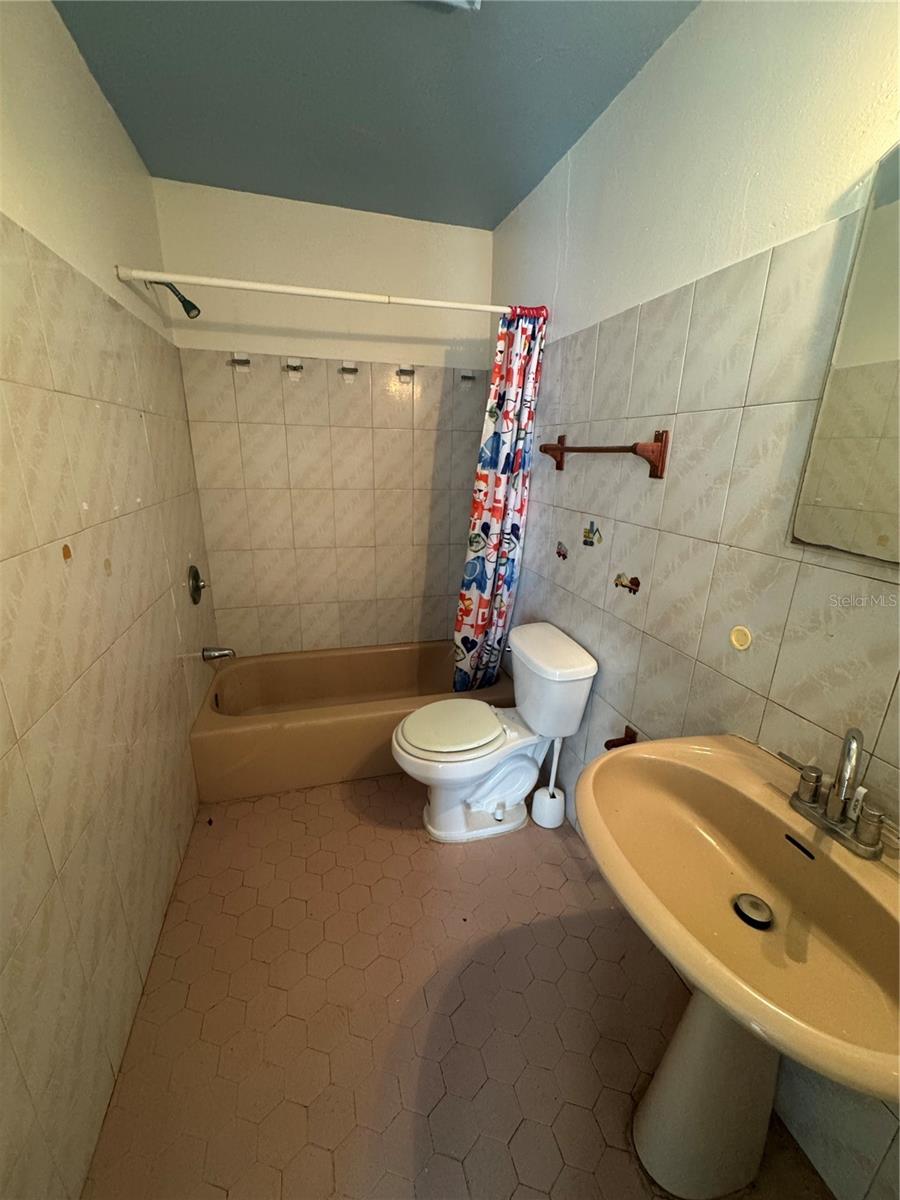 ALTURAS DE TORRIMAR - Residential