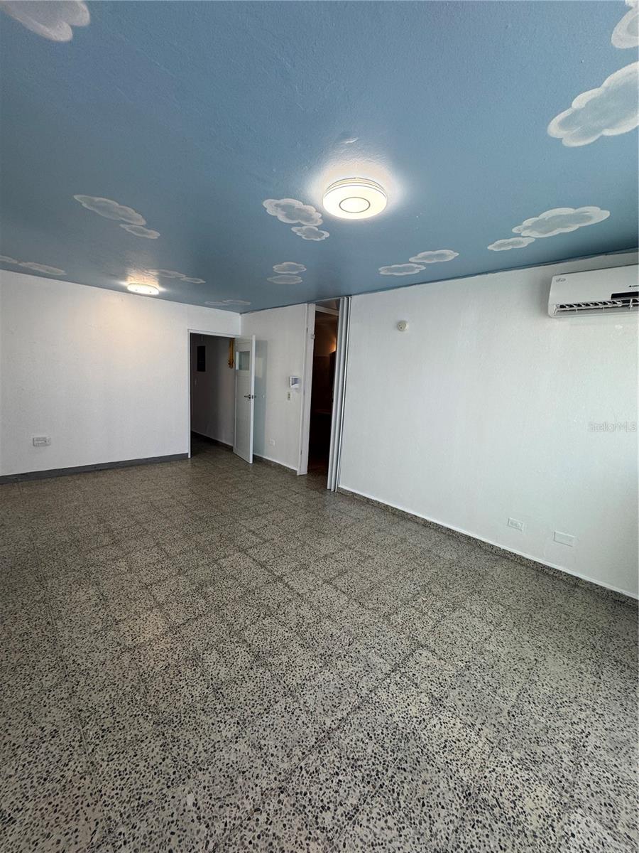 ALTURAS DE TORRIMAR - Residential