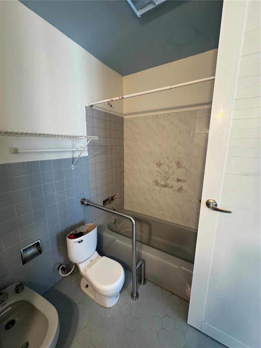 ALTURAS DE TORRIMAR - Residential