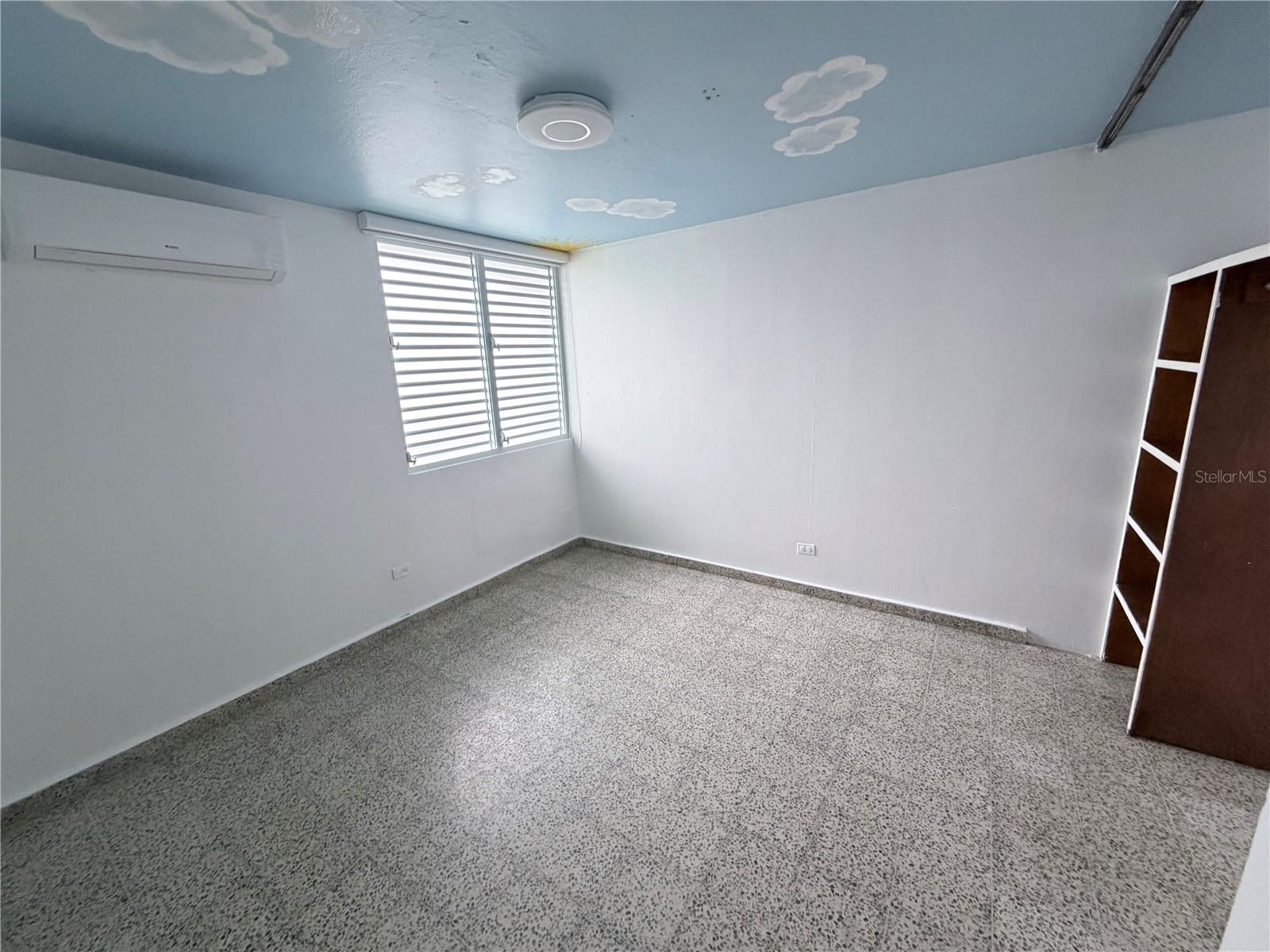 ALTURAS DE TORRIMAR - Residential