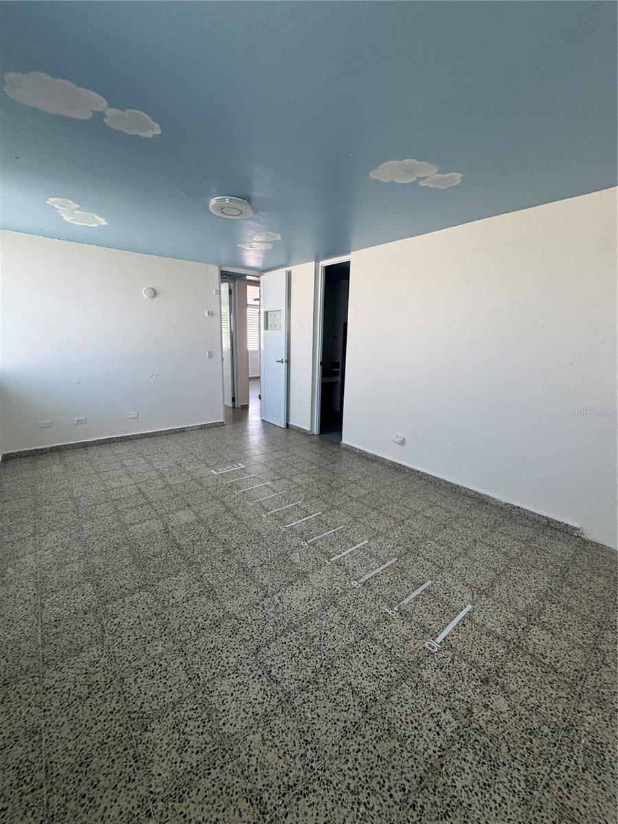 ALTURAS DE TORRIMAR - Residential