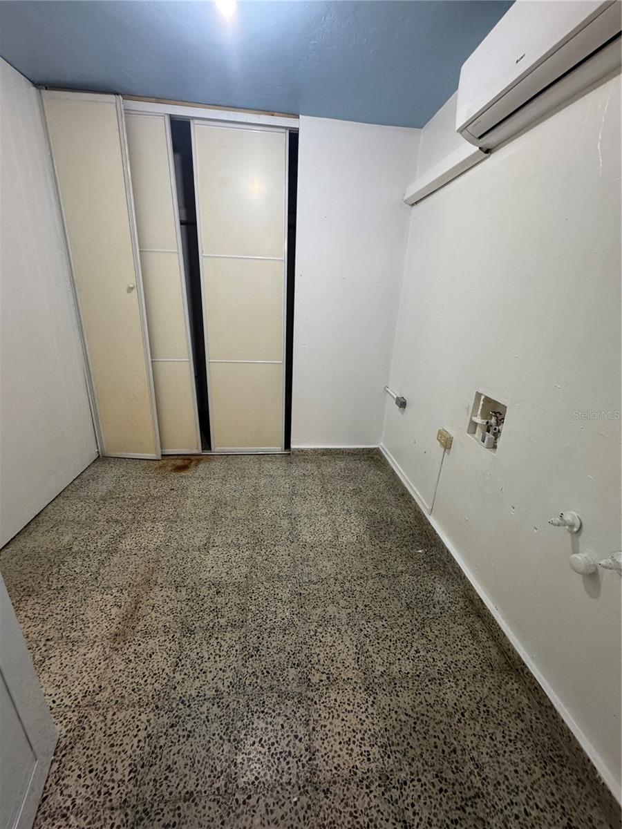 ALTURAS DE TORRIMAR - Residential