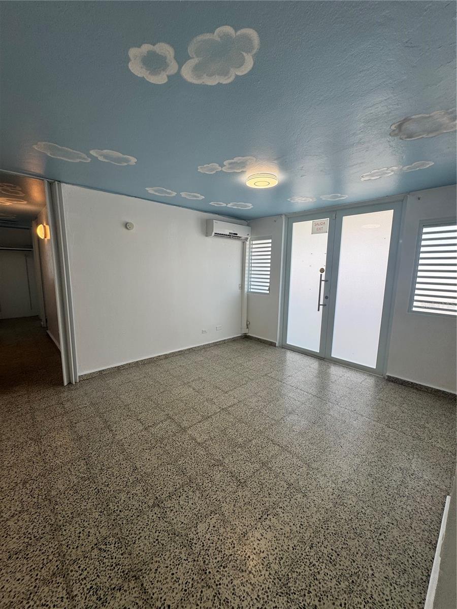 ALTURAS DE TORRIMAR - Residential