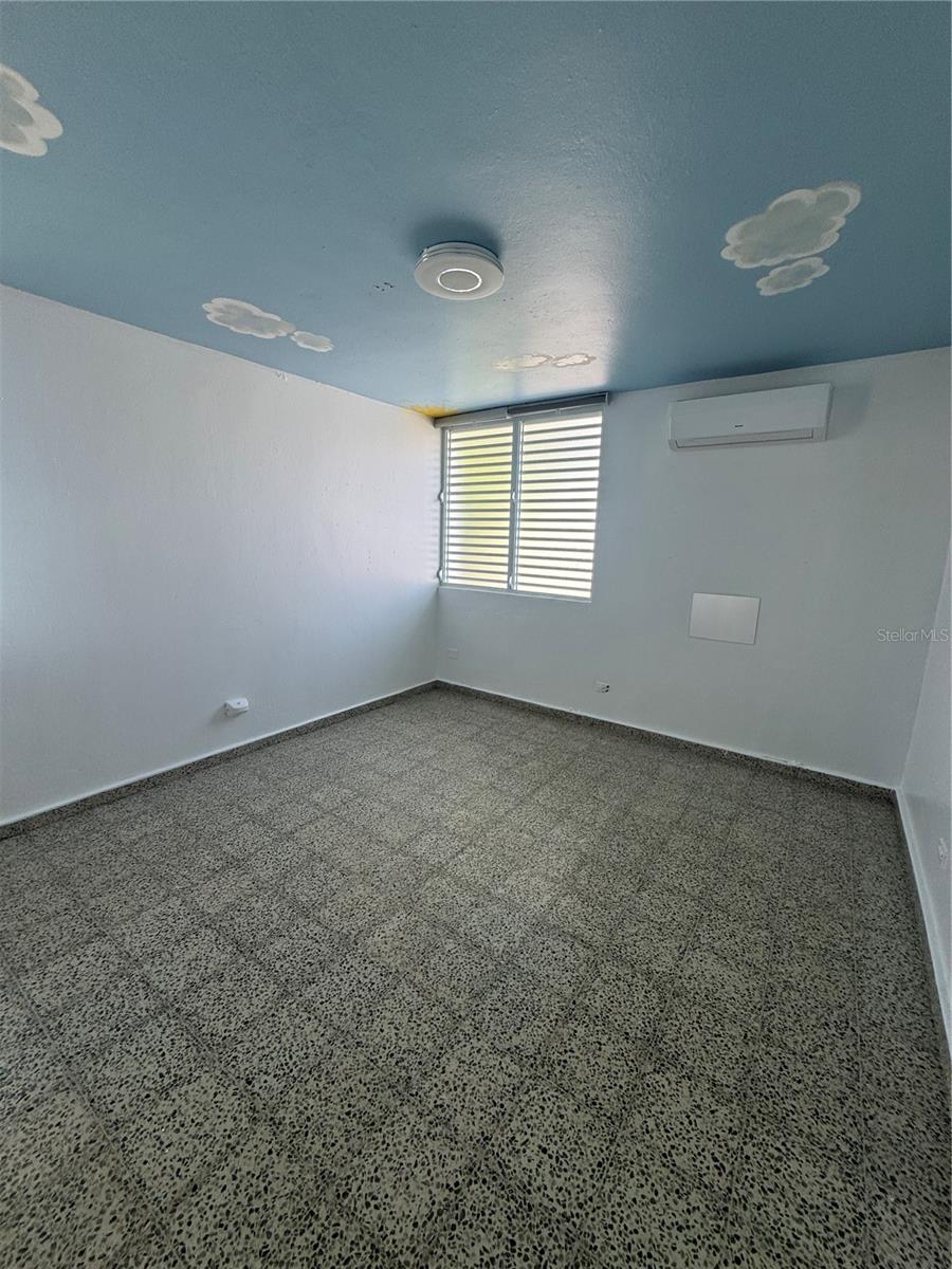 ALTURAS DE TORRIMAR - Residential