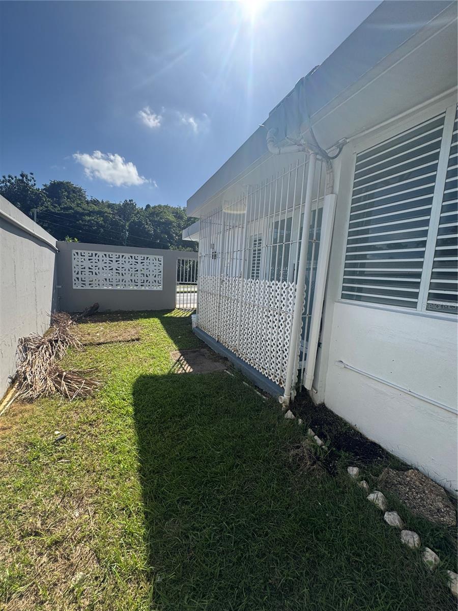 ALTURAS DE TORRIMAR - Residential