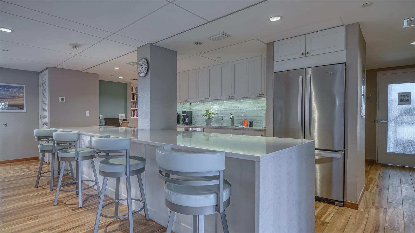 ST ARMAND TOWERS - Residential