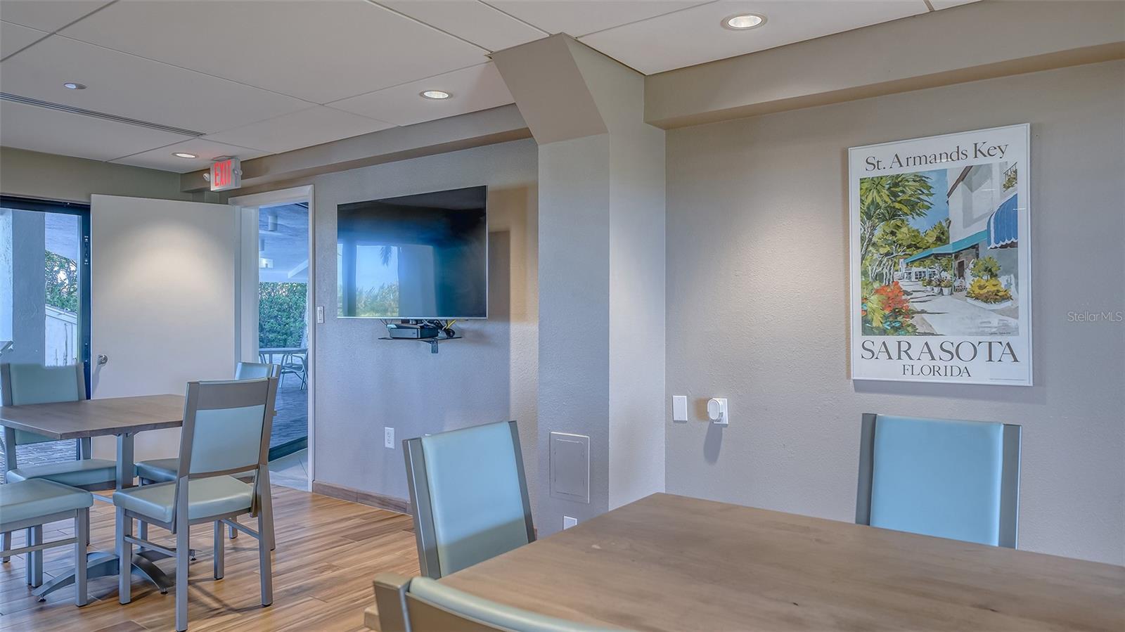 ST ARMAND TOWERS - Residential