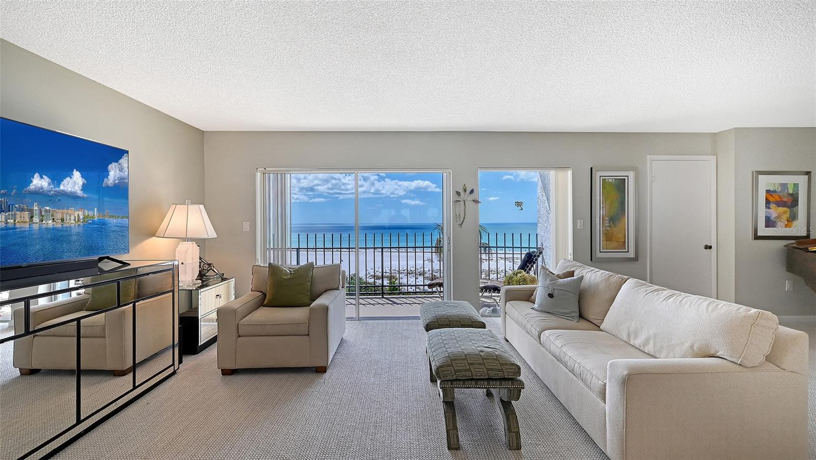 ST ARMAND TOWERS - Residential